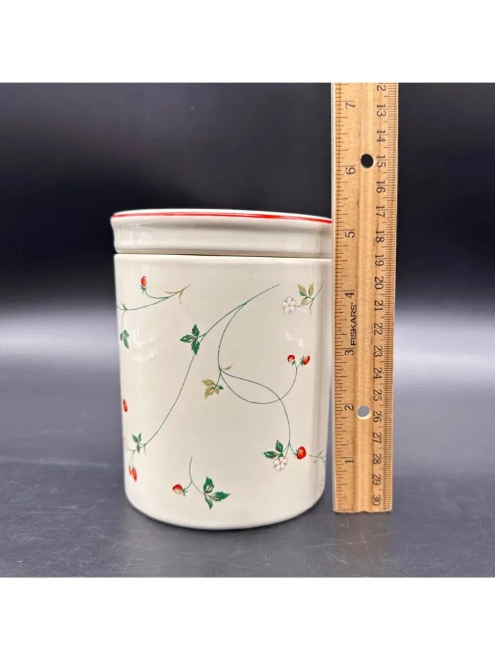 Vintage Strawberry Canister Jar Cottage Granny 1980s Korea Ceramic Storage Retro - Picture 9 of 10
